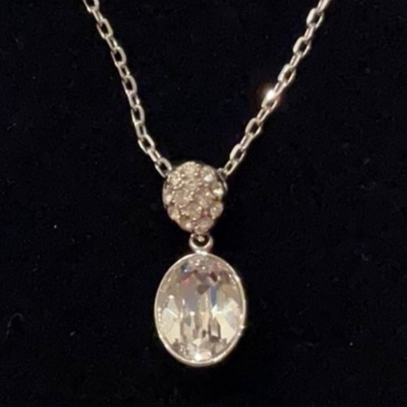 Swarovski Crystal Oval Necklace Pendant Vanita Silver New Box RHS Rhodium - Picture 1 of 7